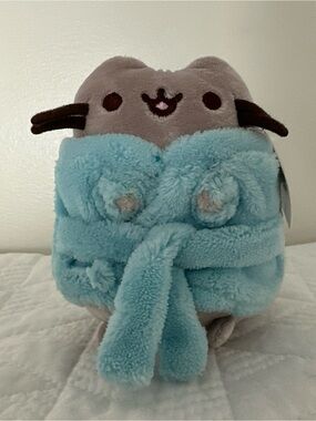 Pusheen Box Bath Robe 5.5” Plush from Fall 2018 Brand New Sealed Package w/ Tags